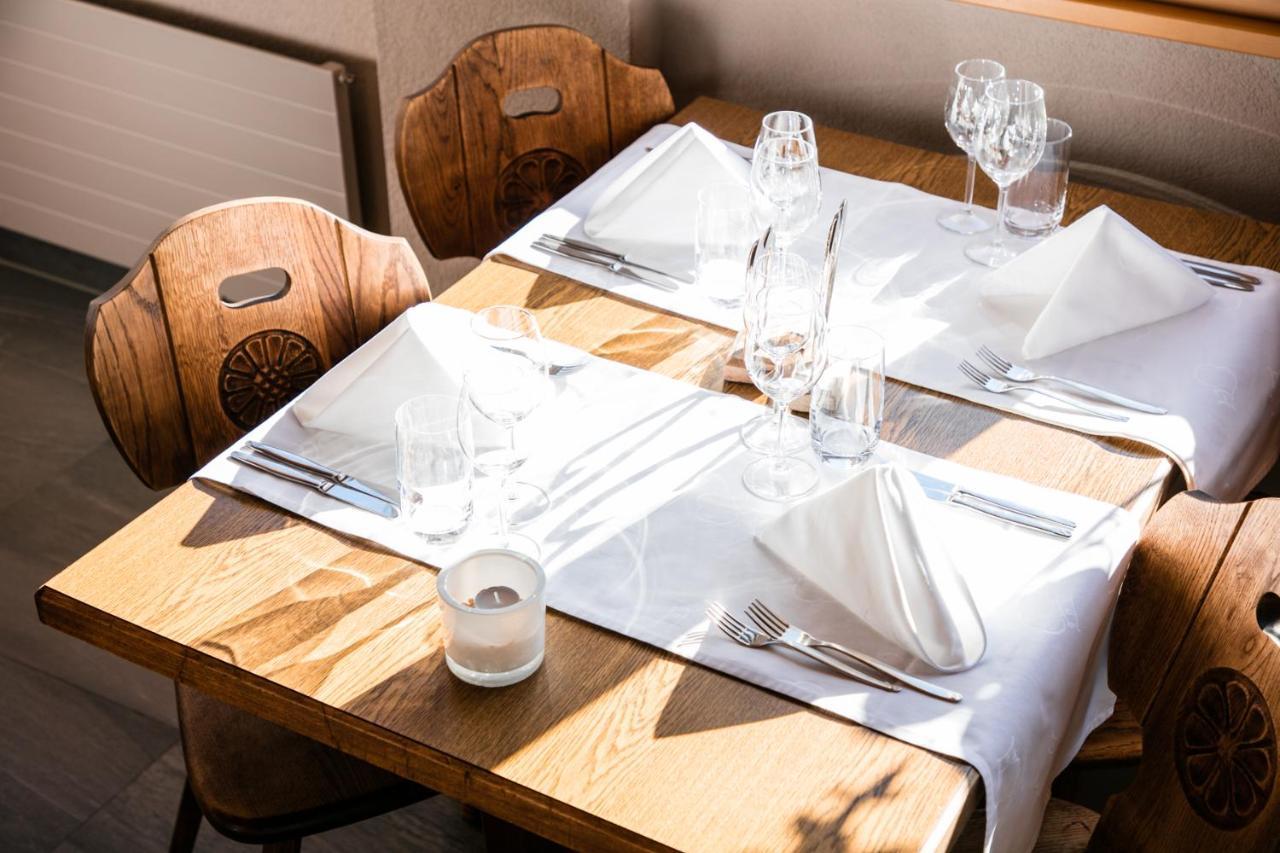 Hotel-Restaurant Ronalp Burchen Екстер'єр фото
