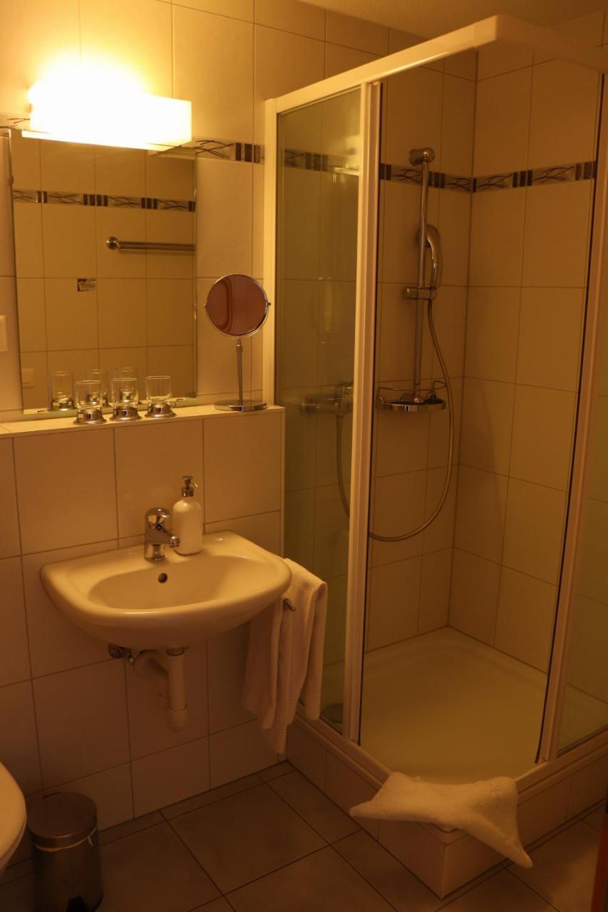 Hotel-Restaurant Ronalp Burchen Екстер'єр фото